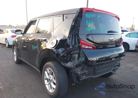 2021 Kia Soul S z USA, uszkodzony, nr VIN KNDJ23AU1M7758301